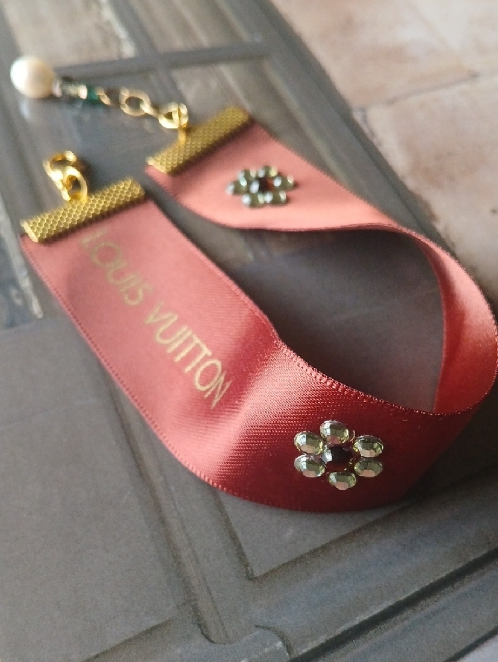 Louis Vuitton Brown Ribbon Charm with Gold Logo and Pearl Bracelet - Picture 4 of 5